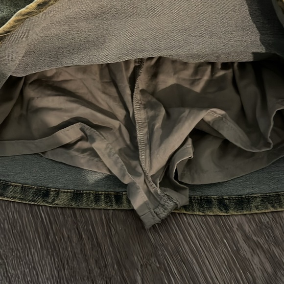 Skirt with shorts - Picture 2 of 2